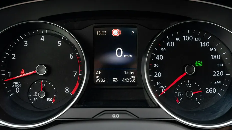 VOLKSWAGEN Passat -