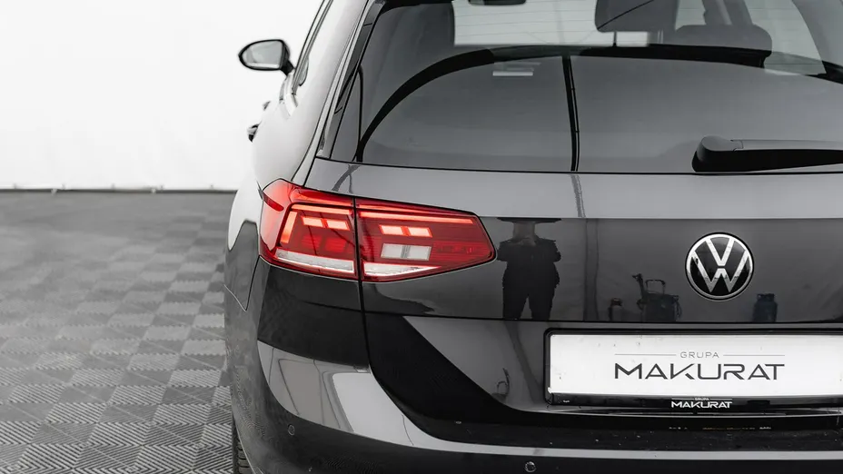 VOLKSWAGEN Passat -