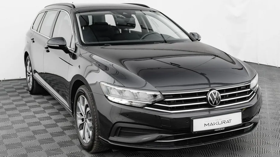 VOLKSWAGEN Passat -