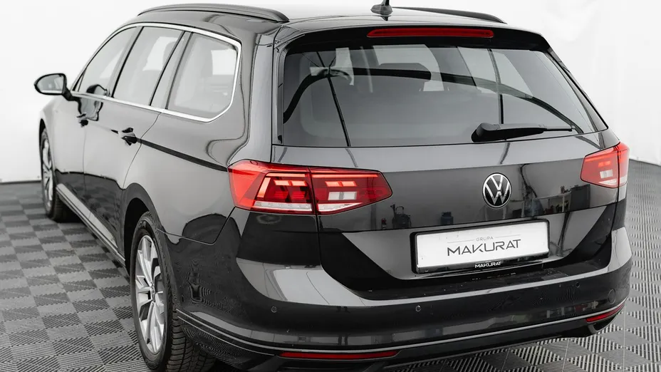 VOLKSWAGEN Passat -