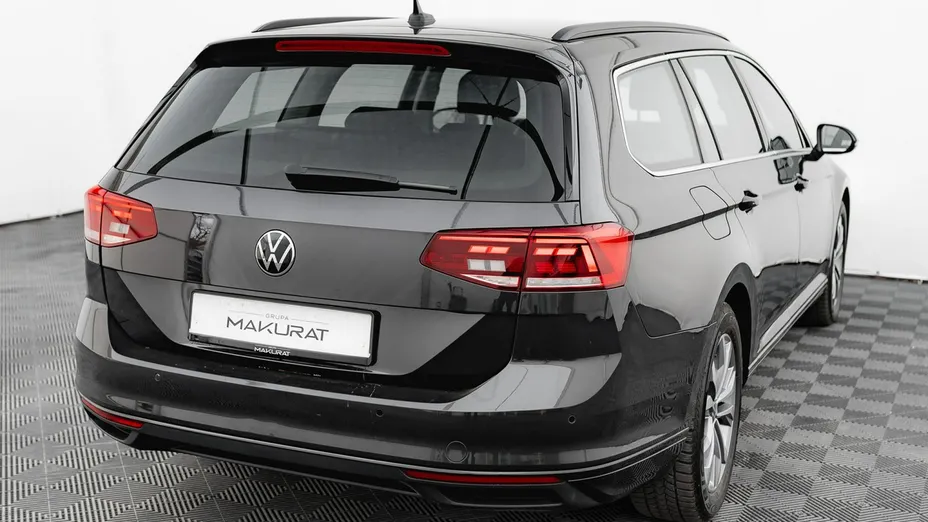 VOLKSWAGEN Passat -