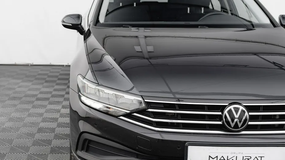 VOLKSWAGEN Passat -