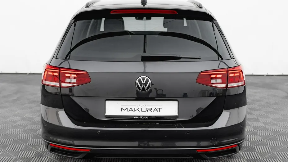 VOLKSWAGEN Passat -