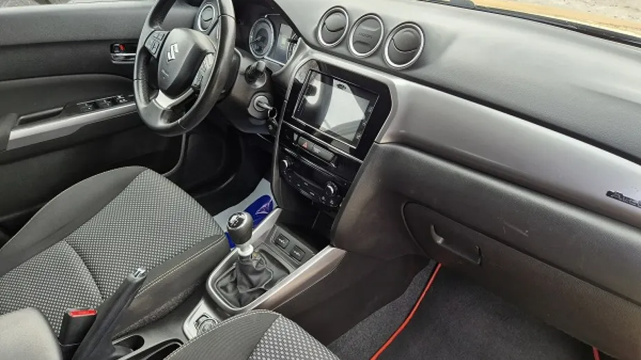 SUZUKI Vitara -