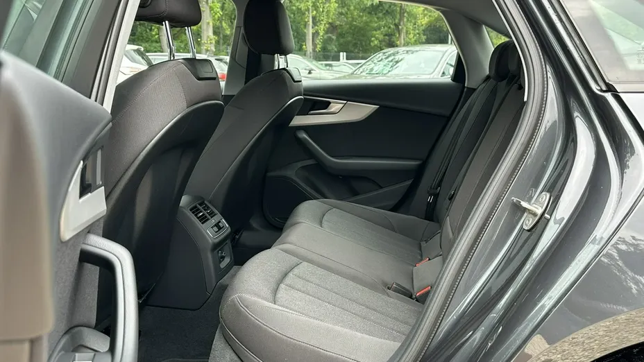 AUDI A4 -
