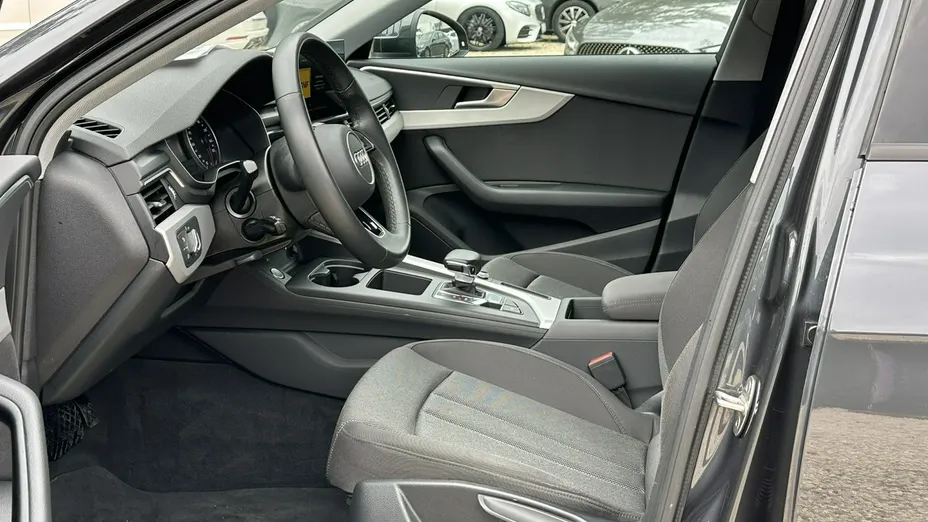 AUDI A4 -