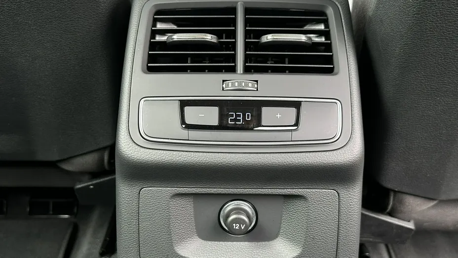AUDI A4 -