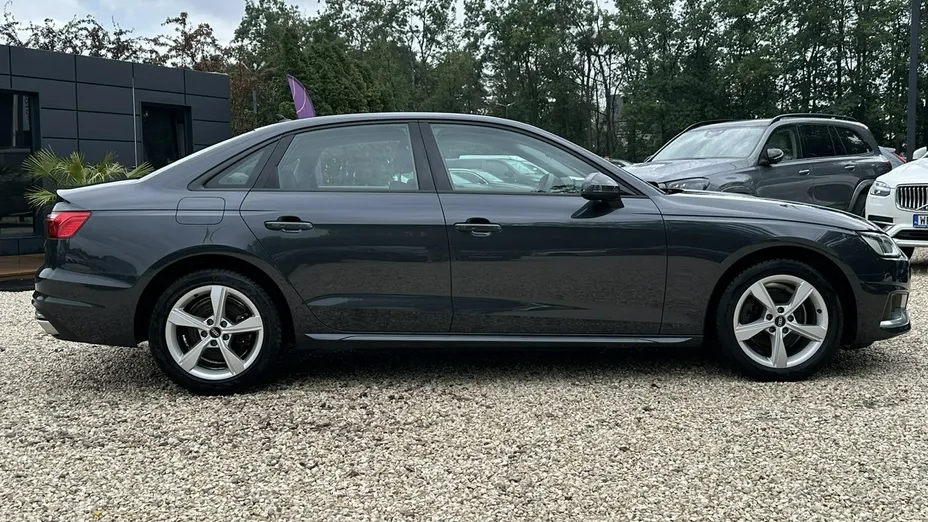 AUDI A4 -