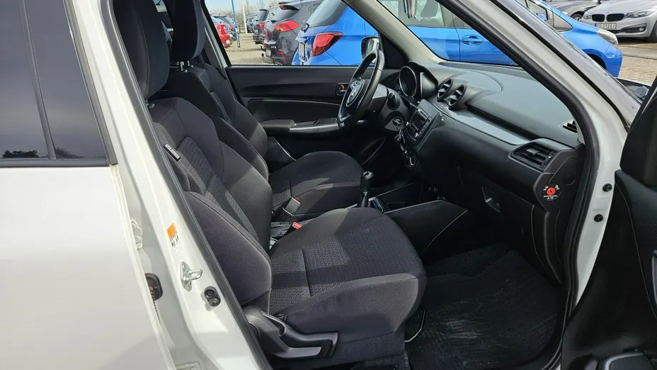 SUZUKI Swift -