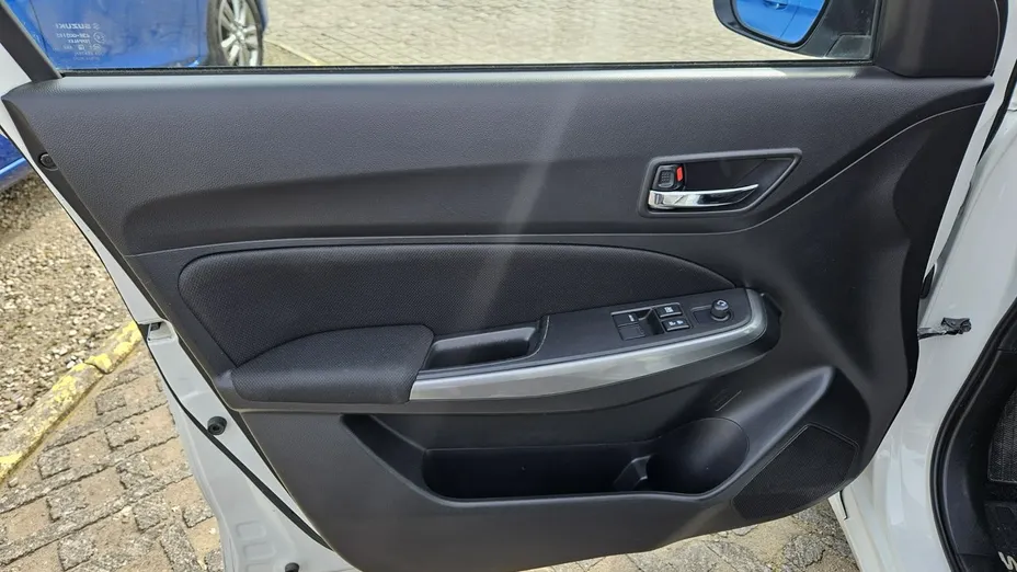 SUZUKI Swift -