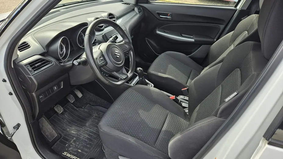 SUZUKI Swift -