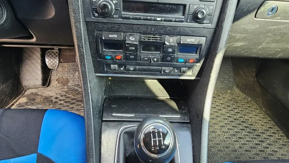 AUDI A4 -
