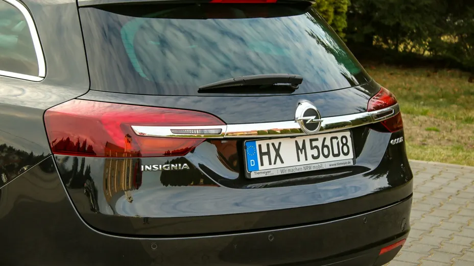 OPEL Insignia -