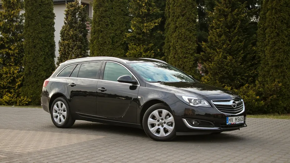 OPEL Insignia -