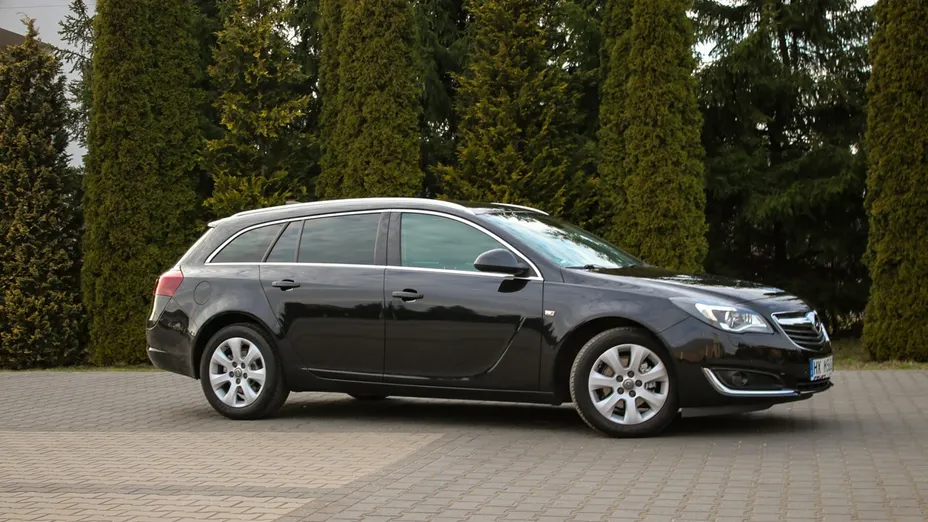 OPEL Insignia -
