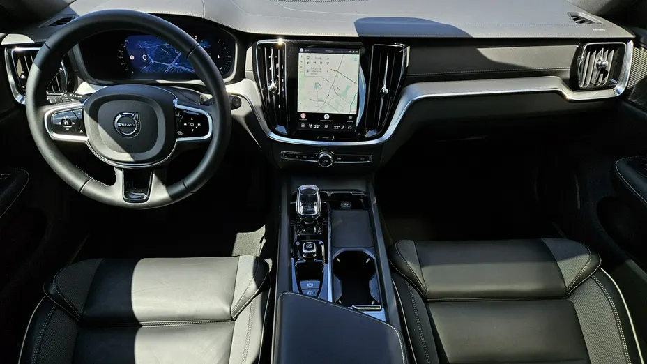 VOLVO V60 -