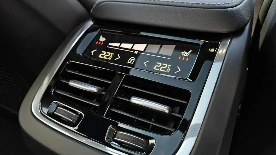 VOLVO V60 -
