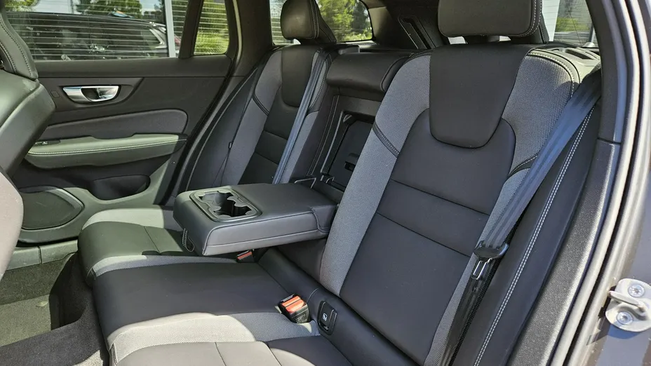 VOLVO V60 -