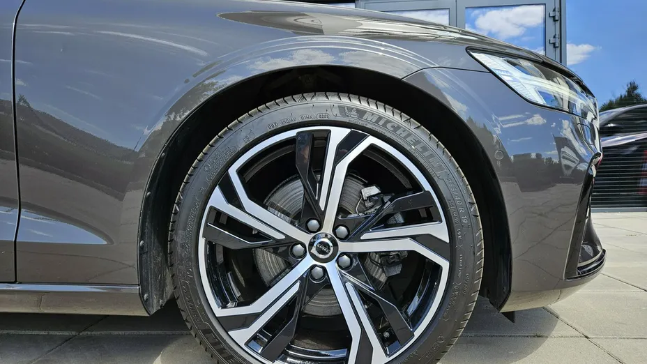VOLVO V60 -