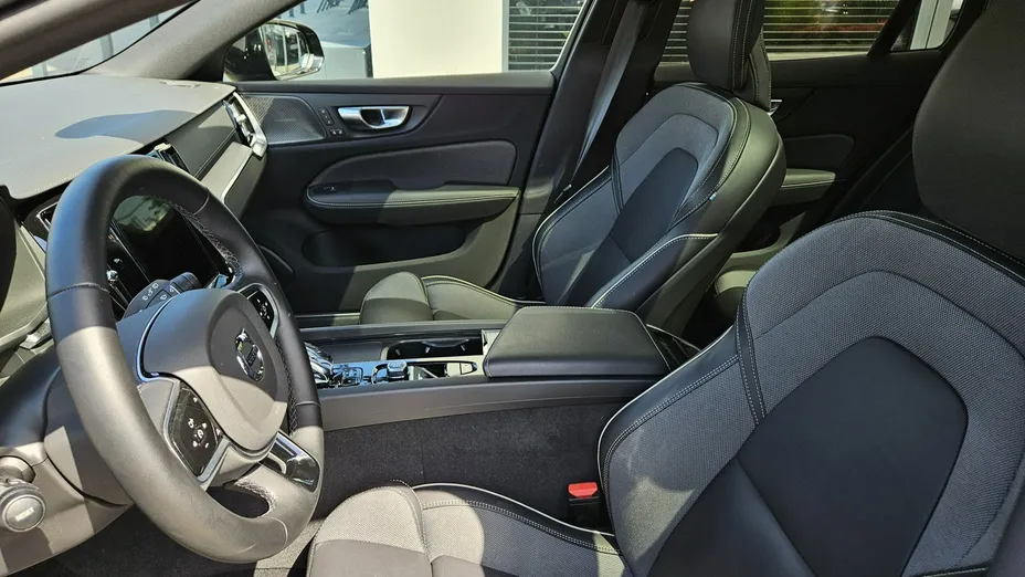 VOLVO V60 -