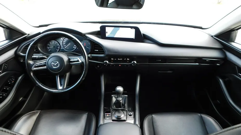 MAZDA 3 -