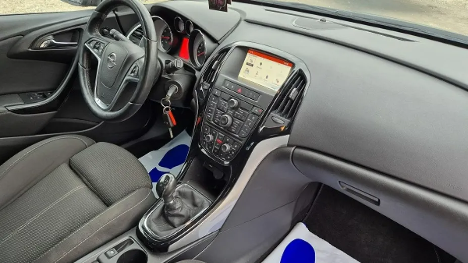 OPEL Astra -