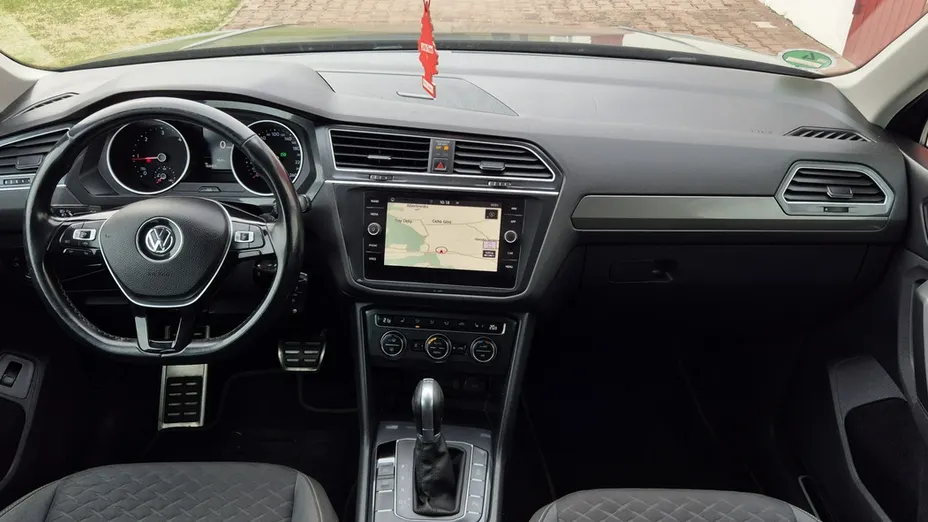 VOLKSWAGEN Tiguan -