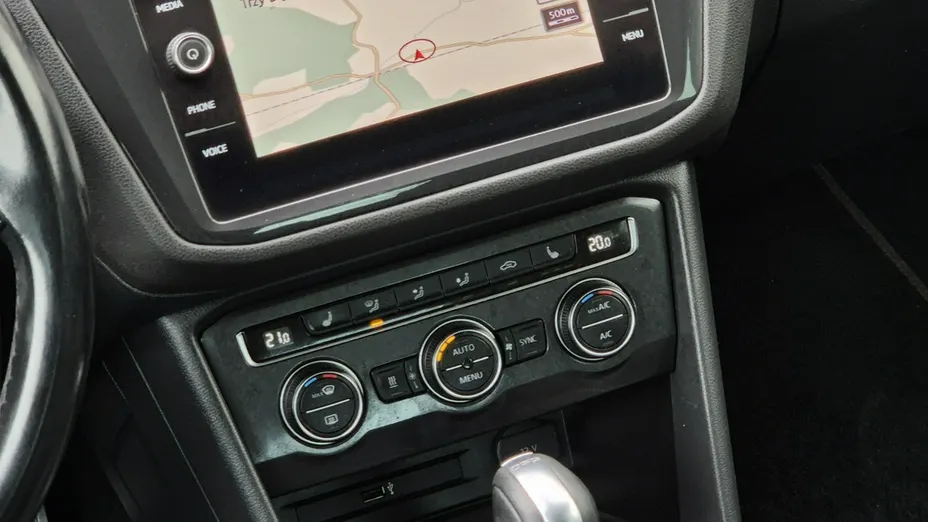 VOLKSWAGEN Tiguan -