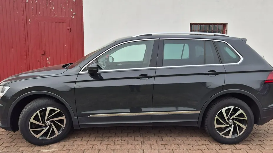 VOLKSWAGEN Tiguan -