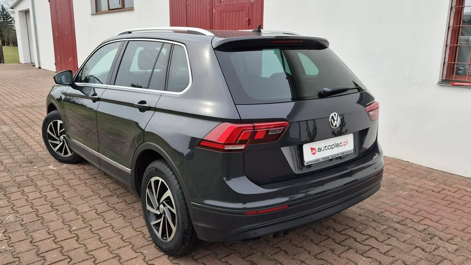 VOLKSWAGEN Tiguan -