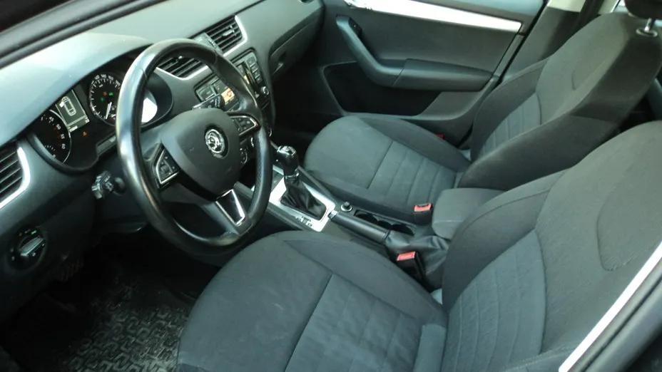 SKODA Octavia -