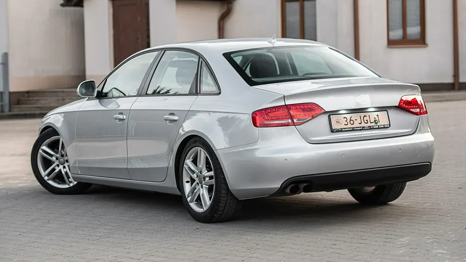AUDI A4 -