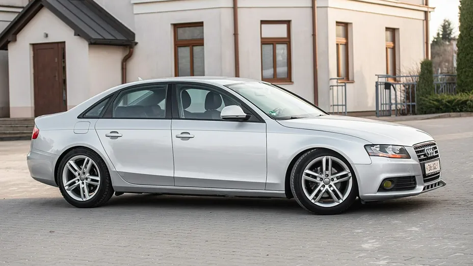 AUDI A4 -