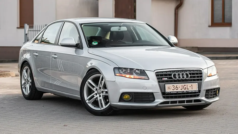 AUDI A4 -