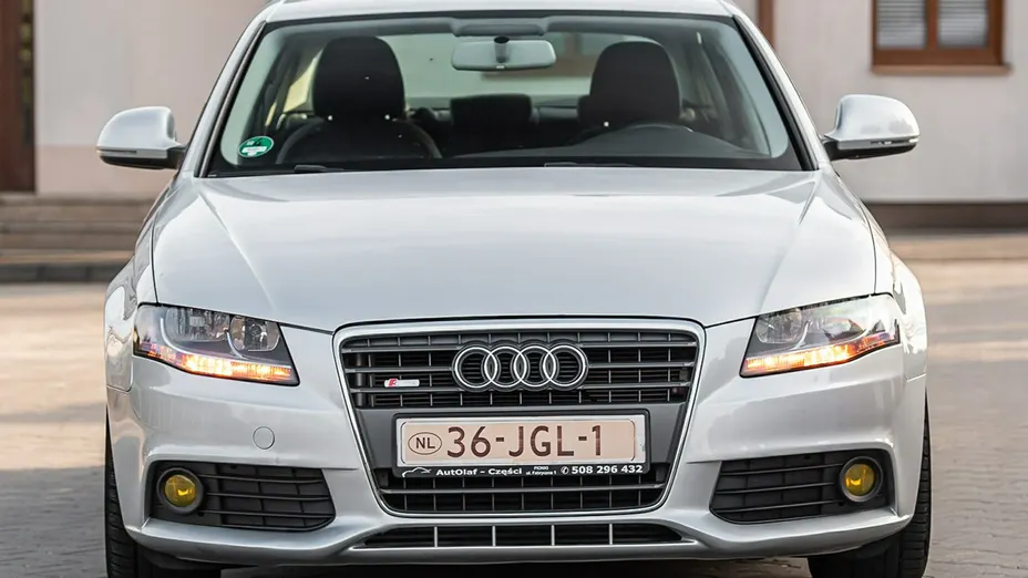 AUDI A4 -