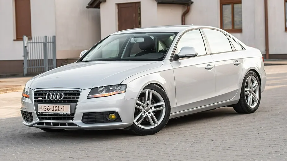 AUDI A4 -