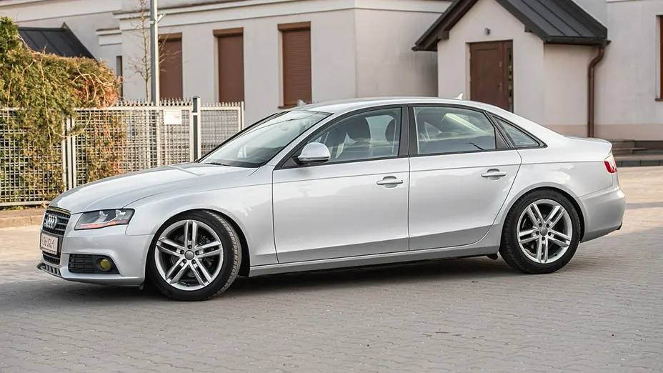 AUDI A4 -
