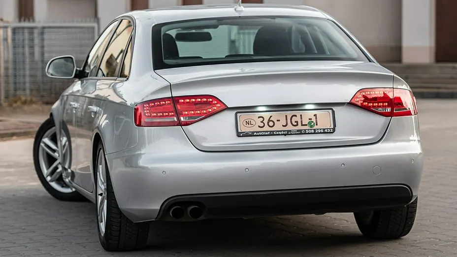 AUDI A4 -