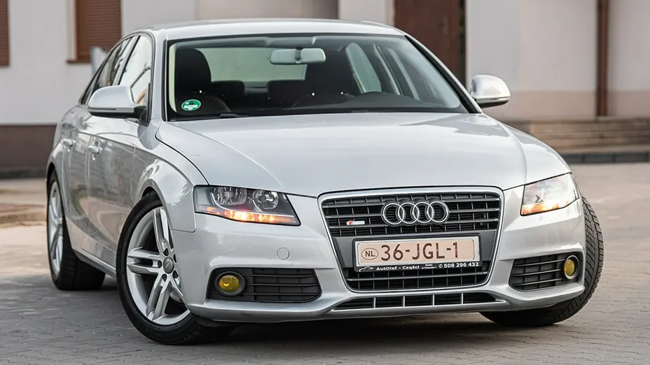 AUDI A4 -