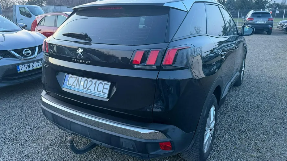 PEUGEOT 3008 -