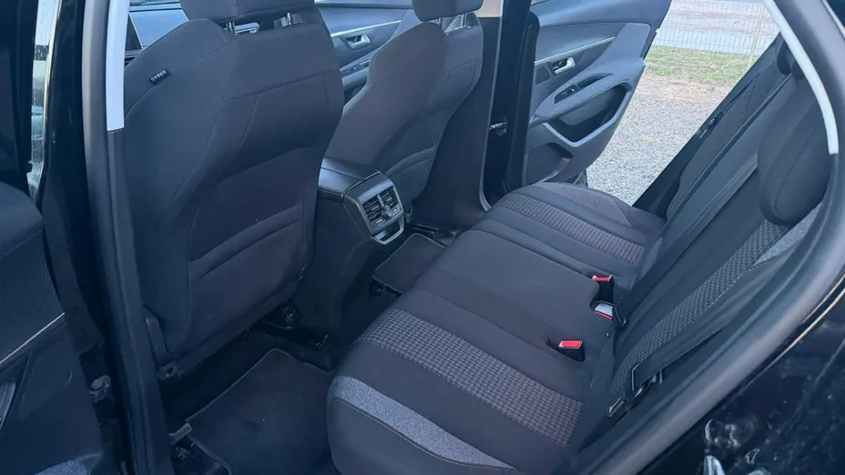 PEUGEOT 3008 -