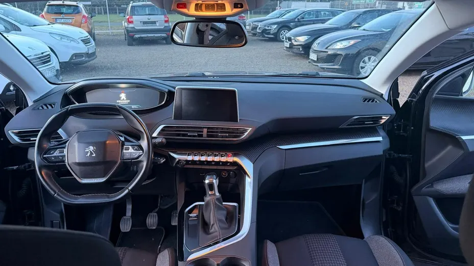 PEUGEOT 3008 -