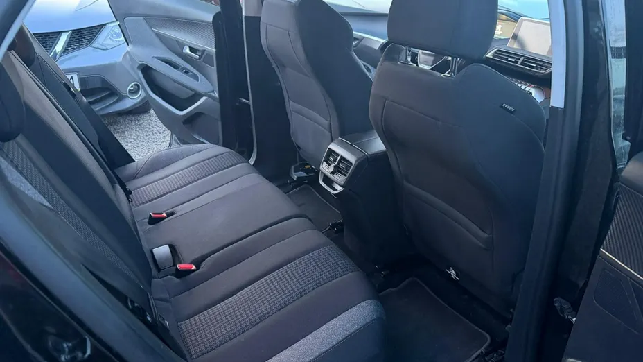PEUGEOT 3008 -
