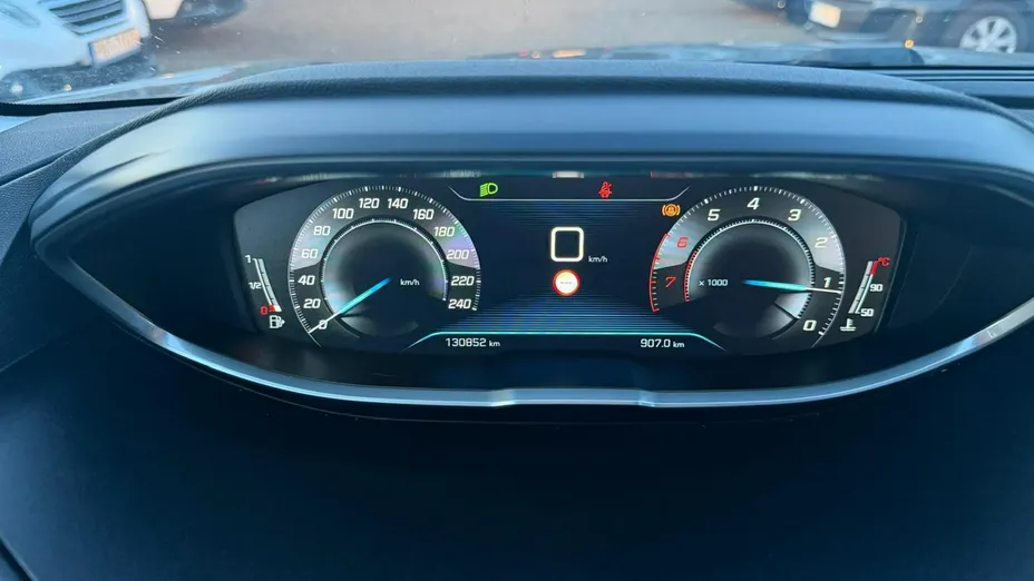 PEUGEOT 3008 -