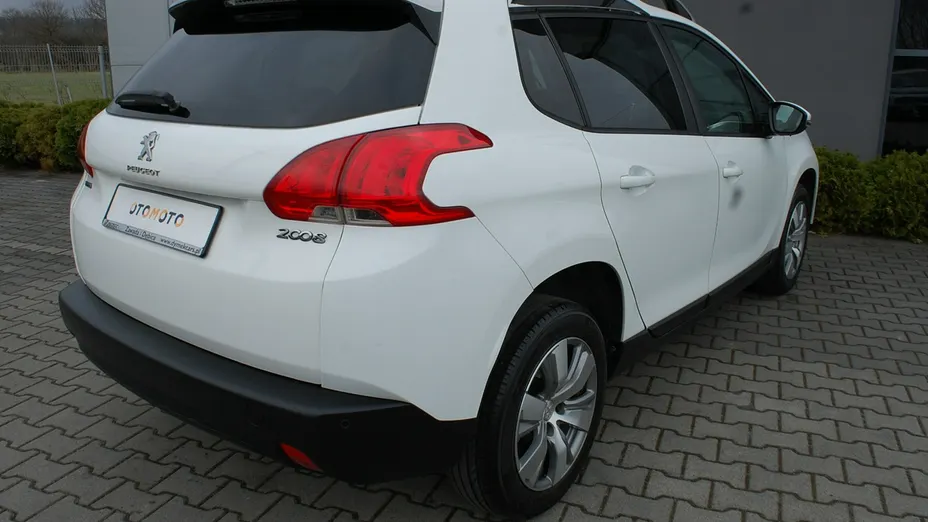 PEUGEOT 2008 -