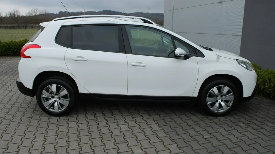 PEUGEOT 2008 -