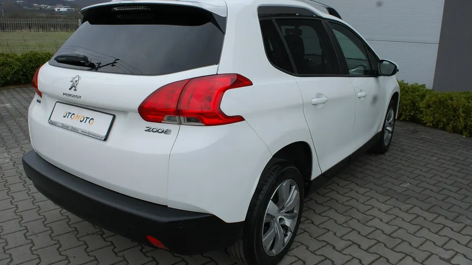 PEUGEOT 2008 -