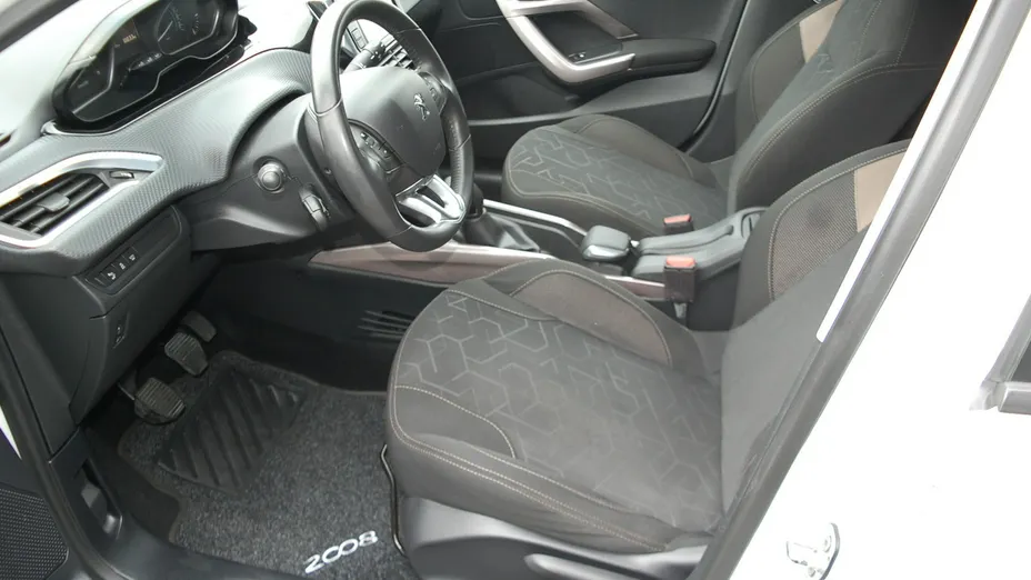 PEUGEOT 2008 -