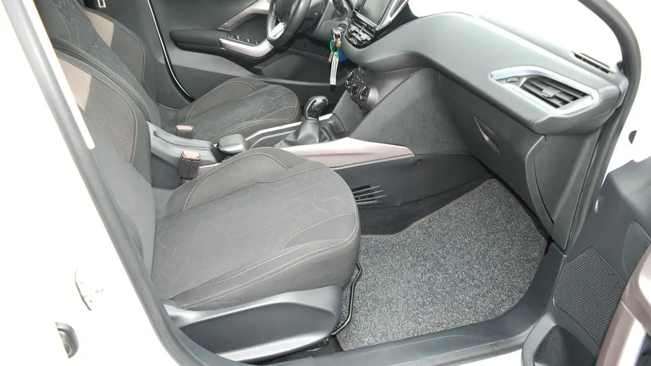 PEUGEOT 2008 -