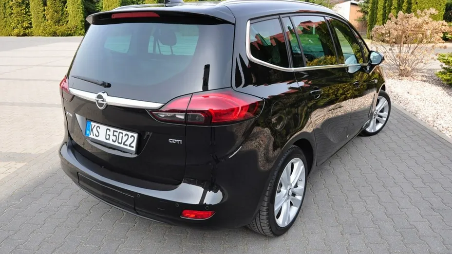 OPEL Zafira -